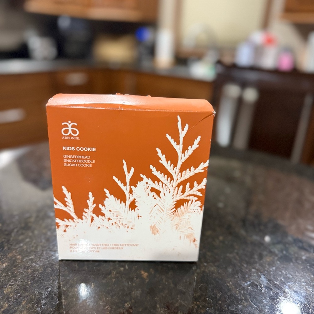 Arbonne Kids Gingerbread Cookie Mix - Orange and White